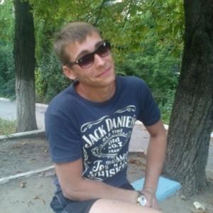 Анатолий, 32 года, Кадуй