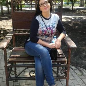 Девушки в Донецке: Антонина, 52 - ищет парня из Донецка