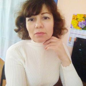 Девушки в Жигулевске: Алена, 55 - ищет парня из Жигулевска