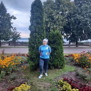 Девушки в Ульяновске: Лара, 90 - ищет парня из Ульяновска