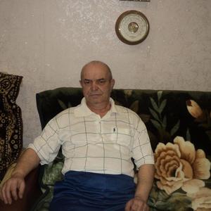 Анатолий, 67 лет, Суворов