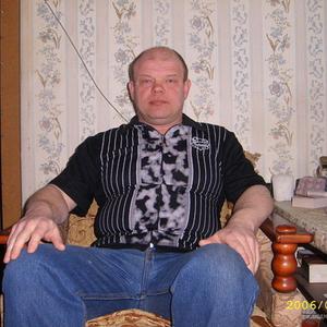Виктор, 63 года, Новочебоксарск