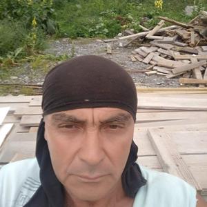 Парни в Владикавказе: Емзар, 59 - ищет девушку из Владикавказа