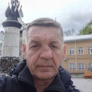 Парни в Владивостоке: Вик, 58 - ищет девушку из Владивостока