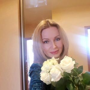 Девушки в Екатеринбурге: Лариса, 49 - ищет парня из Екатеринбурга