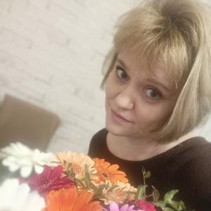 Девушки в Екатеринбурге: Анастасия, 41 - ищет парня из Екатеринбурга