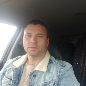 Парни в Ровеньках: Олег, 35 - ищет девушку из Ровенек