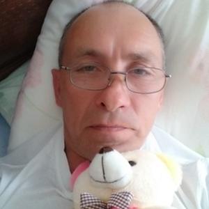 Олег, 60 лет, Первоуральск