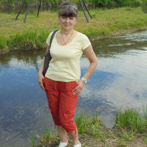 Девушки в Бутурлиновке: Валентина, 57 - ищет парня из Бутурлиновки