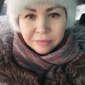 Девушки в Якутске: Мила, 51 - ищет парня из Якутска
