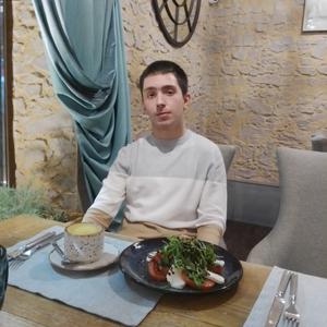 Максим, 24 года, Брянск