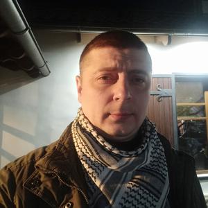 Александр, 37 лет, Псков