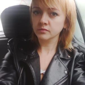 Девушки в Киселевске: Елена, 38 - ищет парня из Киселевска