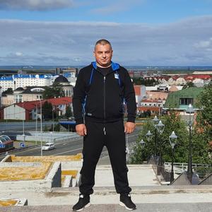 Парни в Сургуте (Ханты-Мансийский АО): Виктор, 44 - ищет девушку из Сургута (Ханты-Мансийский АО)