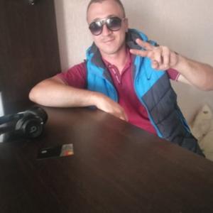 Парни в Череповце: Михаил, 32 - ищет девушку из Череповца