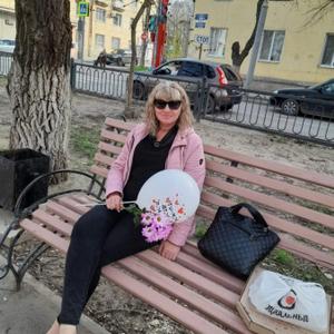 Девушки в Саратове: Наталья, 51 - ищет парня из Саратова