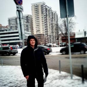 Парни в Перми: Илья, 26 - ищет девушку из Перми