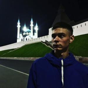 Антон, 22 года, Казань