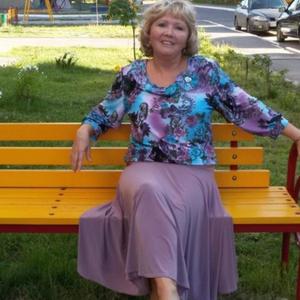 Девушки в Новочебоксарске: Ирина Белова, 65 - ищет парня из Новочебоксарска
