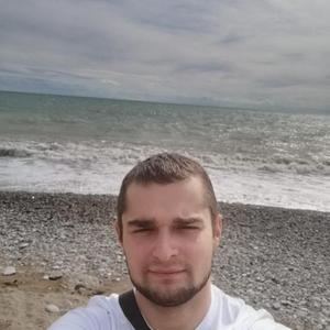 Евгений, 28 лет, Новоуральск