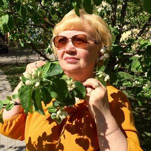 Девушки в Нижневартовске: Екатерина, 68 - ищет парня из Нижневартовска