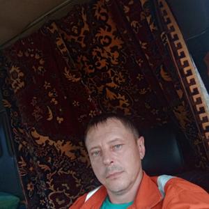 Илья, 40 лет, Оха