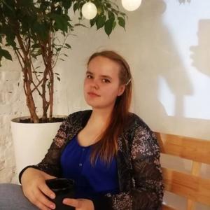 Девушки в Омске: Полина, 26 - ищет парня из Омска