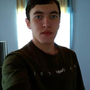 Парни в Тобольске: Андрей, 25 - ищет девушку из Тобольска