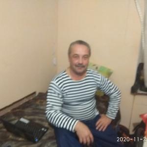Валерий, 52 года, Мирный