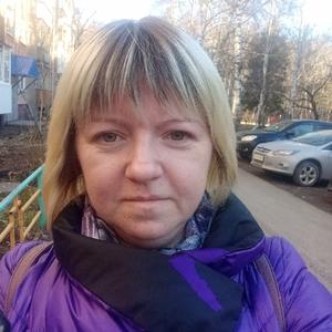 Девушки в Томске: Евгения, 40 - ищет парня из Томска
