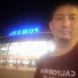 Парни в Улан-Удэ: Олег, 31 - ищет девушку из Улан-Удэ