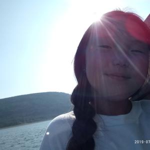 Девушки в Якутске: Стелла, 22 - ищет парня из Якутска