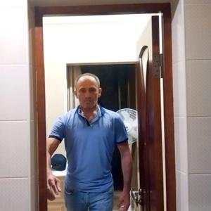 Девушки в Владикавказе: Сос, 44 - ищет парня из Владикавказа