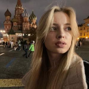 Девушки в Нижний Новгороде: Александра, 19 - ищет парня из Нижний Новгорода
