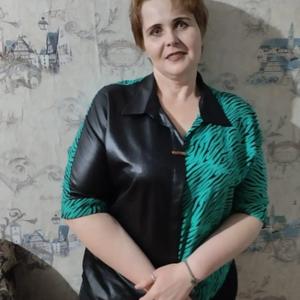 Девушки в Омске: Елена, 46 - ищет парня из Омска