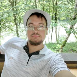 Парни в Новочебоксарске: Кирилл, 26 - ищет девушку из Новочебоксарска