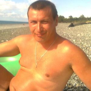 Олег, 50 лет, Мирный