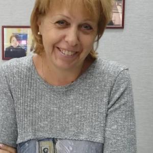 Девушки в Пскове: Валентина, 61 - ищет парня из Пскова