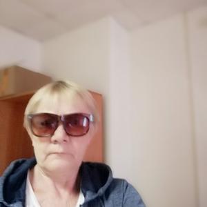 Девушки в Саратове: Люда, 57 - ищет парня из Саратова