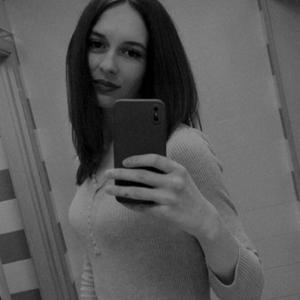 Девушки в Саратове: Юлия, 23 - ищет парня из Саратова