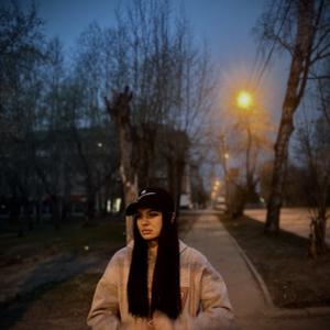 Девушки в Новосибирске: Ирина, 26 - ищет парня из Новосибирска