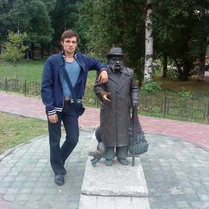 Парни в Гатчине: Даниил Ипатов, 33 - ищет девушку из Гатчины