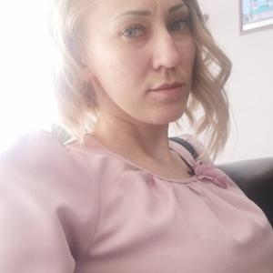 Девушки в Новосибирске: Ленуся, 34 - ищет парня из Новосибирска